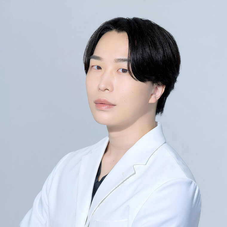 新井 健太 院長